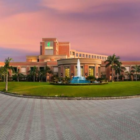 Nirvana Luxury Hotel L Ludhiana Eksteriør billede