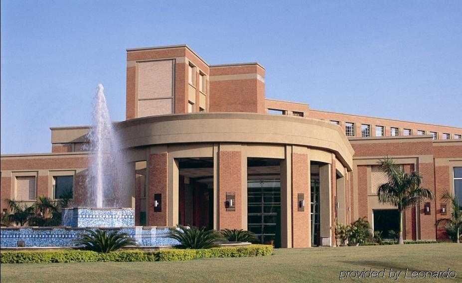 Nirvana Luxury Hotel L Ludhiana Eksteriør billede