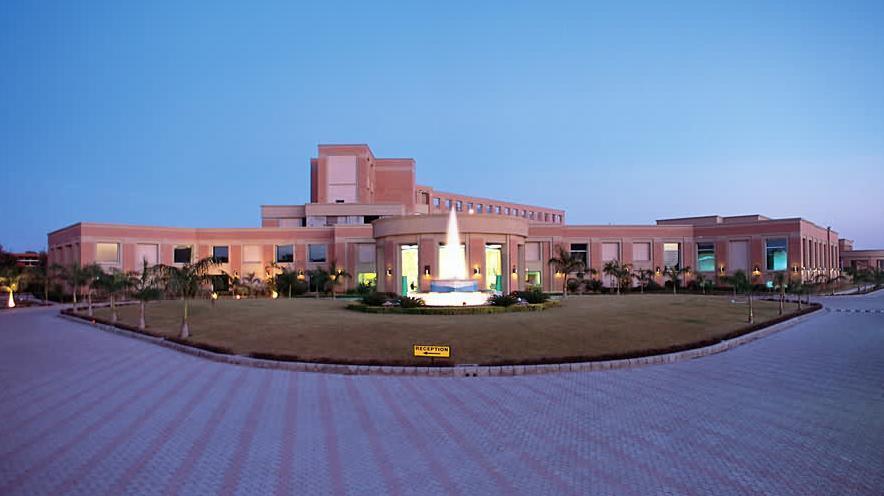 Nirvana Luxury Hotel L Ludhiana Eksteriør billede