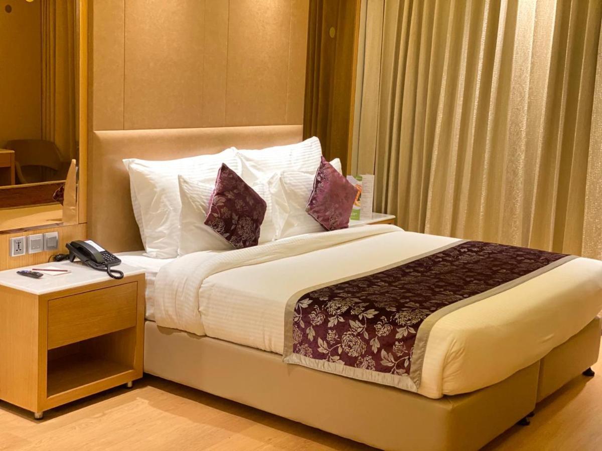 Nirvana Luxury Hotel L Ludhiana Eksteriør billede